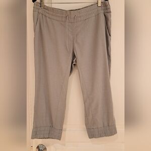 MEC Women's Light Gray Cropped Pants